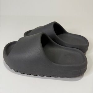 Adidas Yeezy Slides 'Slate Marine'